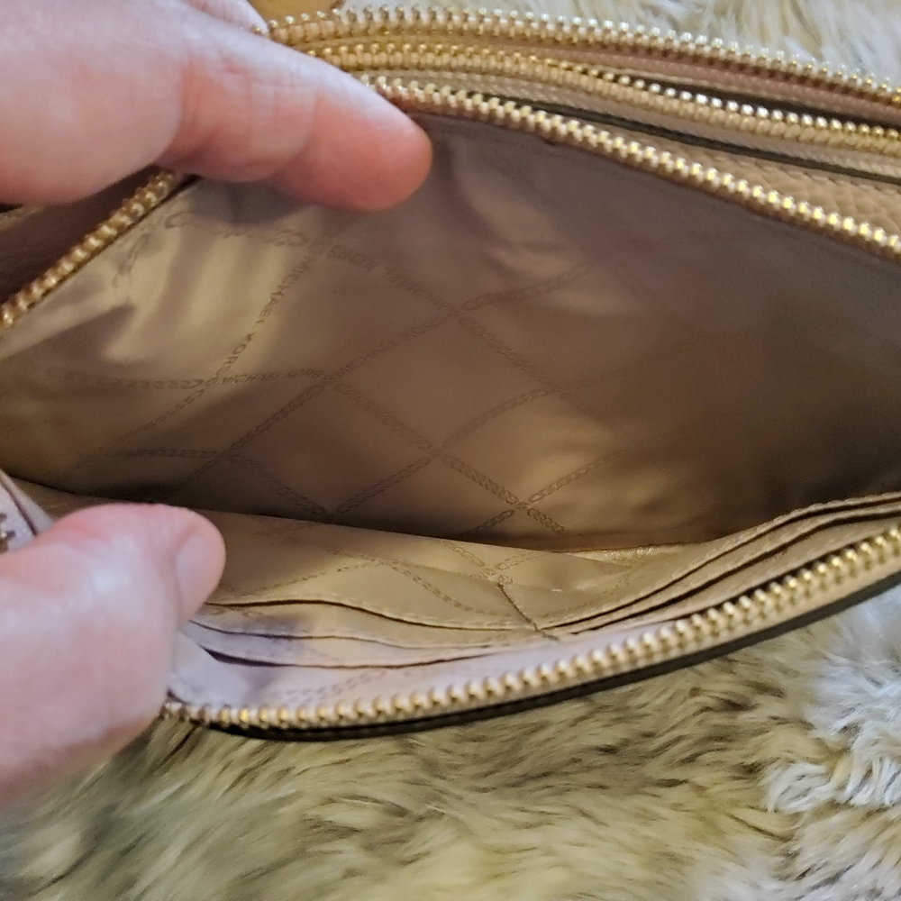 Michael Kors Adele Double Zip Crossbody VGUC Blush Pink in Color - Picture 3 of 16